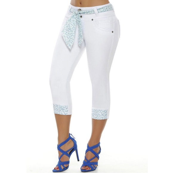 Capri Jeans - Picture 2 of 8